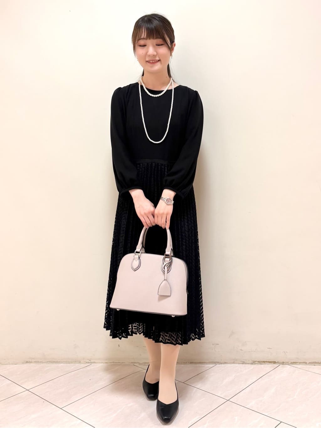 mikiさんの「Reflect｜【SS-4Lサイズ】シフォン&times;幾何柄レースプリーツワンピース」を使ったコーディネート