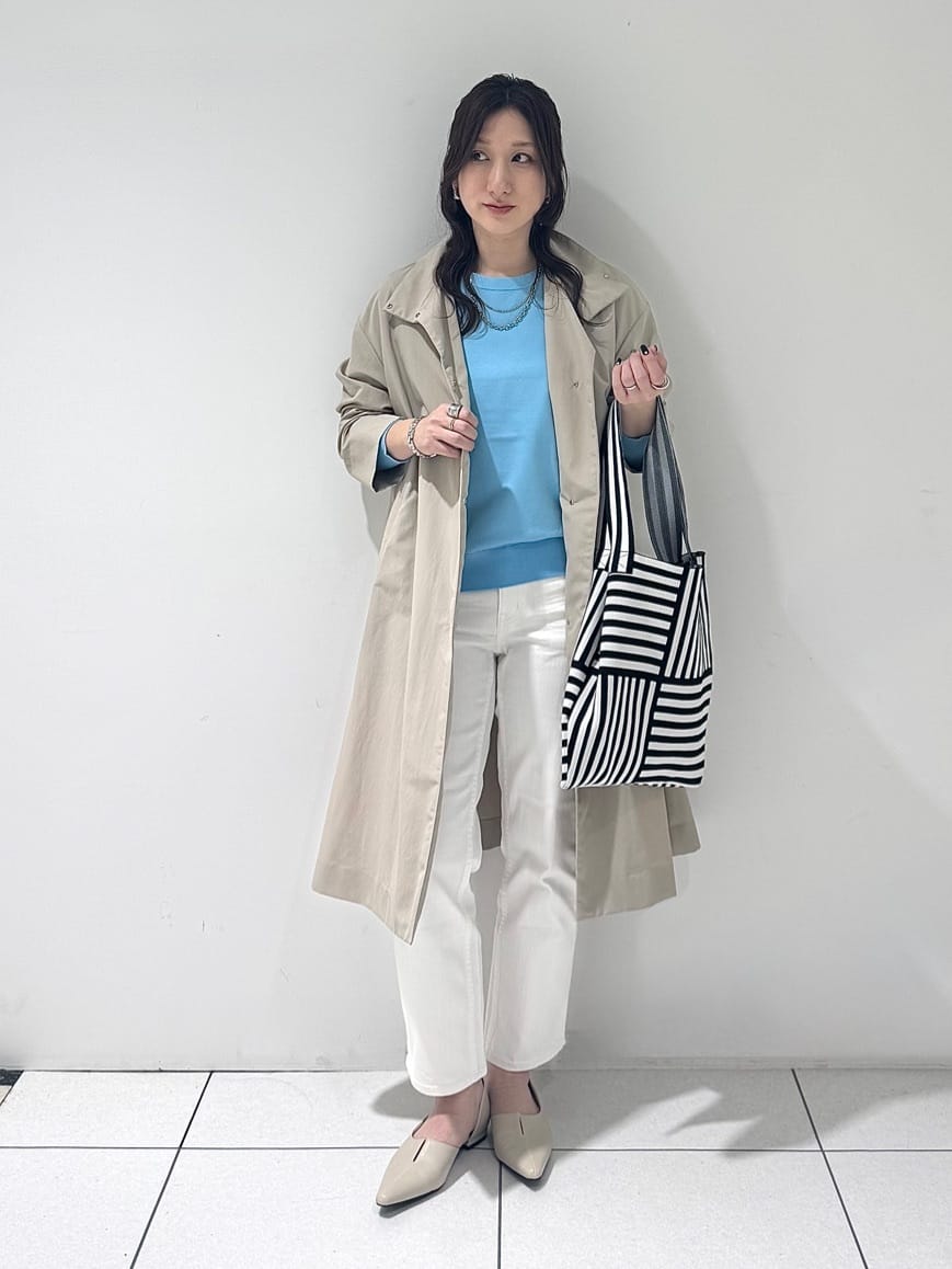 そんさんの「INDIVI｜【撥水／軽量】ミニマル スタンドカラーコート」を使ったコーディネート