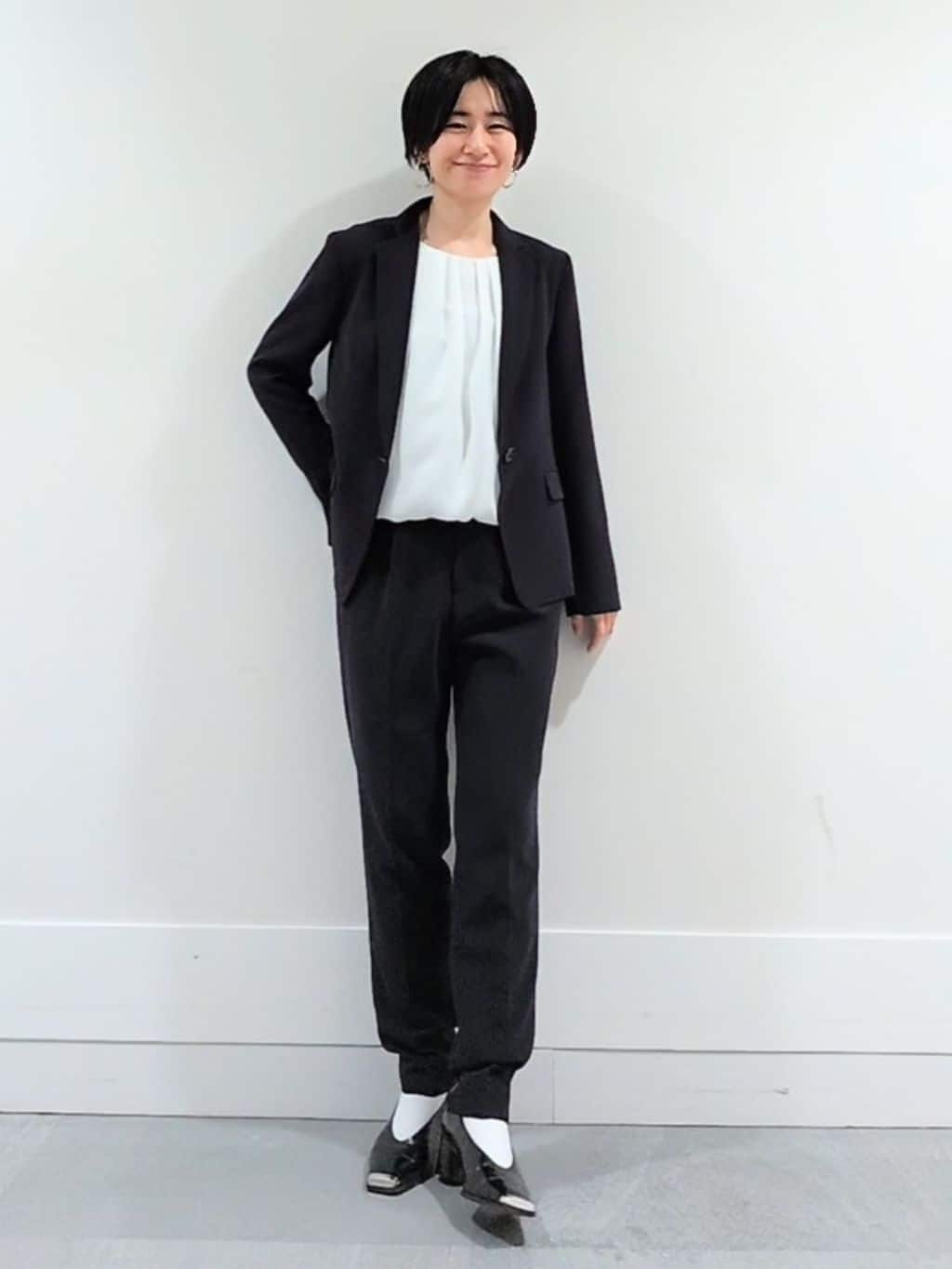 ミズタさんの「UNTITLED｜【透けにくい/ウエストイン見え】タックブラウス」を使ったコーディネート