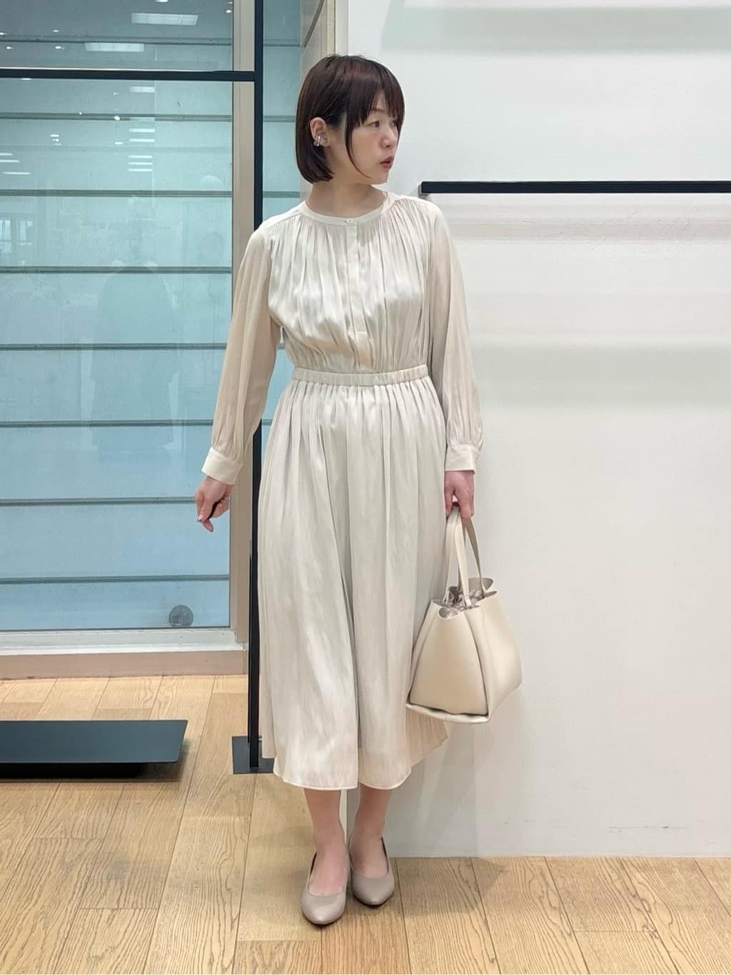 asamiさんの「INDIVI｜【洗える】ギャザーフレアワンピース」を使ったコーディネート