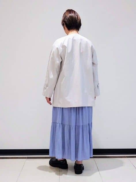gissyさんの「INDIVI｜【洗える／丈調整可能】ギャザーフレアスカート」を使ったコーディネート