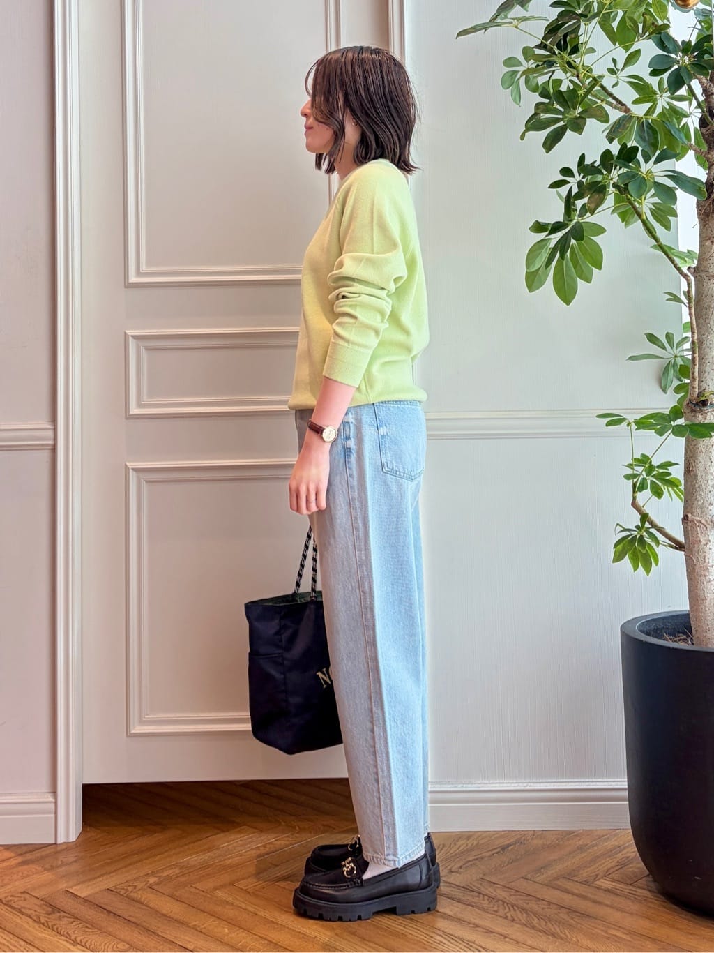 nakaoさんの「DRESSTERIOR｜RED CARD TOKYO（レッドカードトーキョー）JAZZルーズテーパードデニムパンツ」を使ったコーディネート