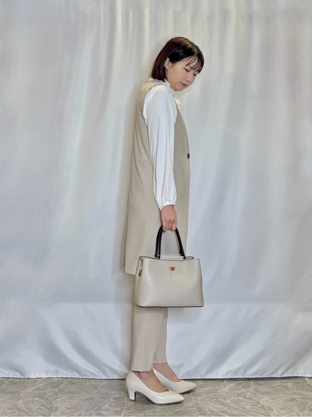 ネリさんの「SHOO･LA･RUE｜【洗濯機可/セットアップ可/S-3L】きちんと楽に。カットジョーゼット ロングジレ」を使ったコーディネート