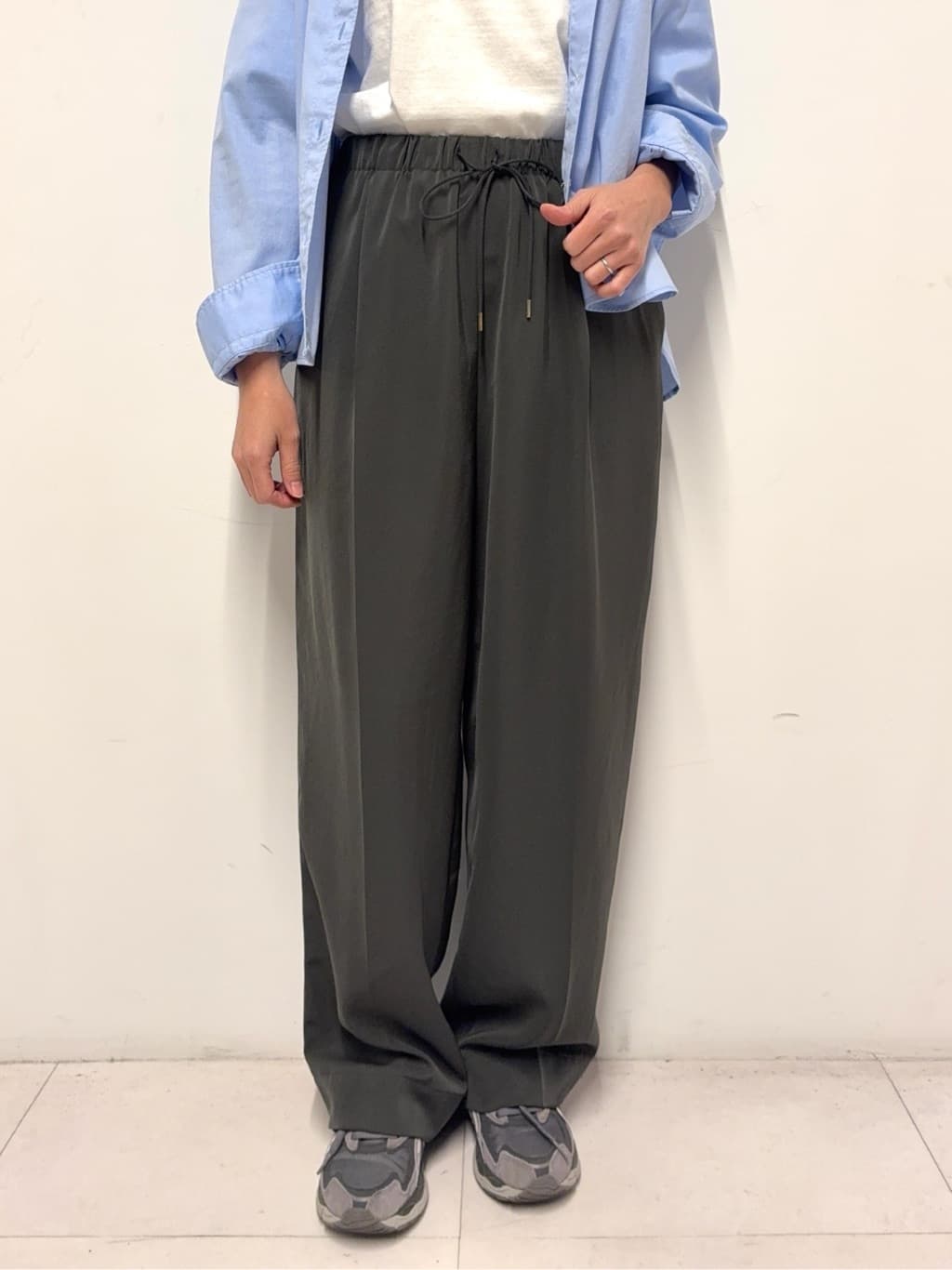 Nishijimaさんの「DRESSTERIOR｜【通勤用/ウォッシャブル】オックスフォードシャツ」を使ったコーディネート