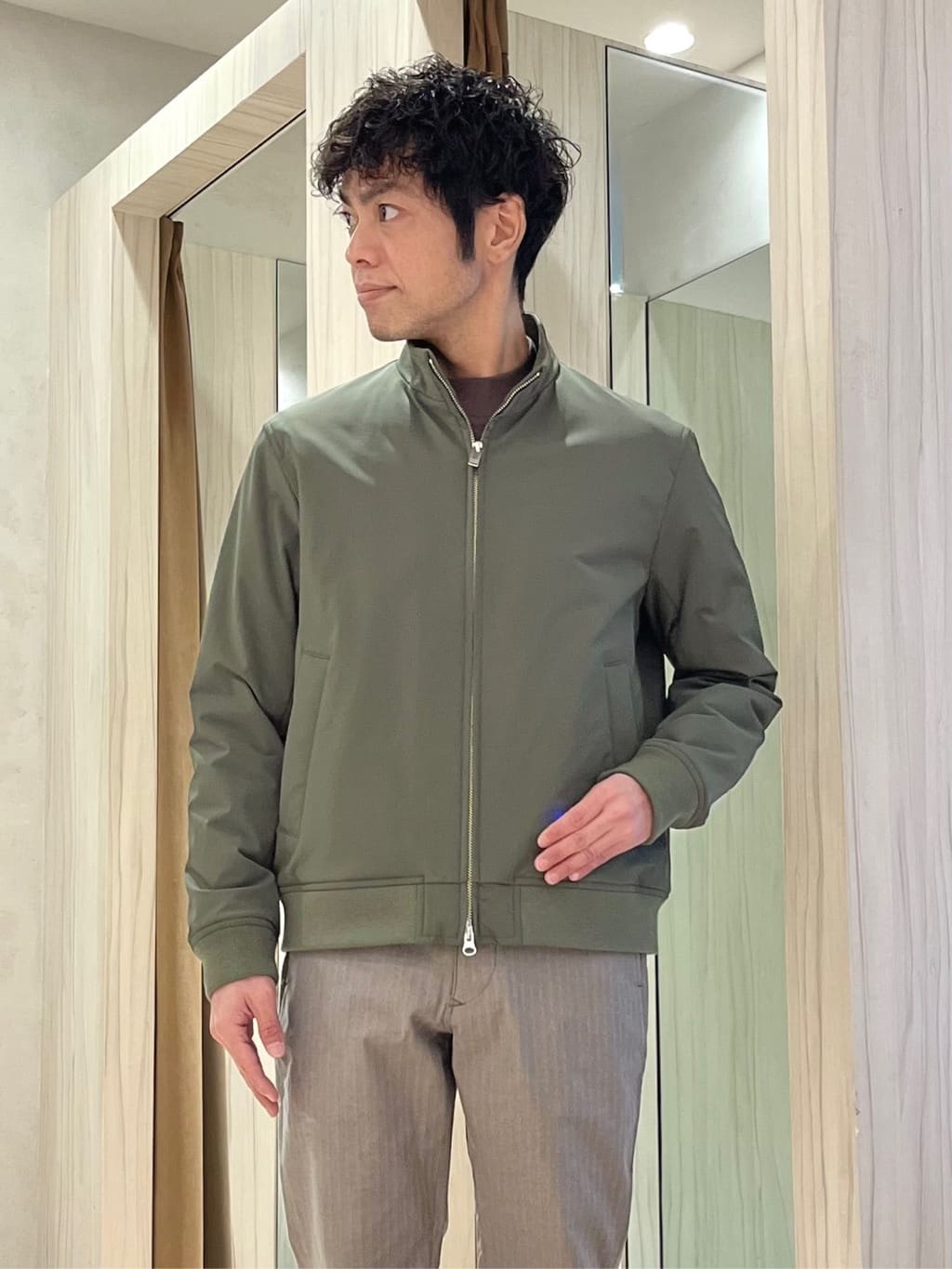 URAさんの「TAKEO KIKUCHI｜スタンドカラー ショート リブ ブルゾン」を使ったコーディネート