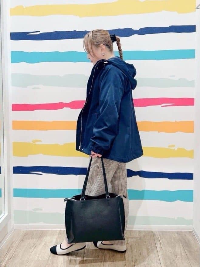 Peeさんの「SHOO･LA･RUE｜【洗濯機可/S-LL】ベルト風デザインがアクセント きれい見えテーパードパンツ」を使ったコーディネート