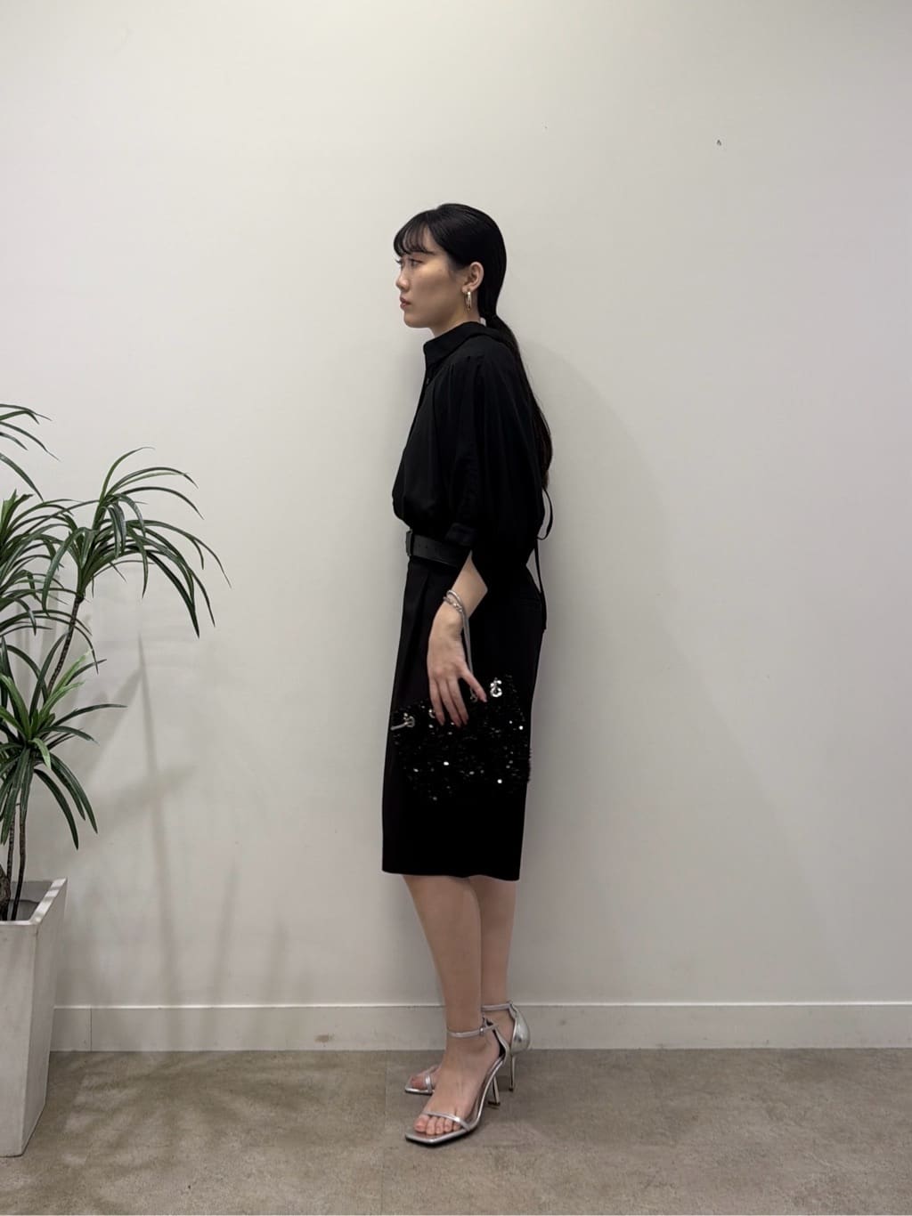rinaさんの「INDIVI｜バックドロストブラウス」を使ったコーディネート