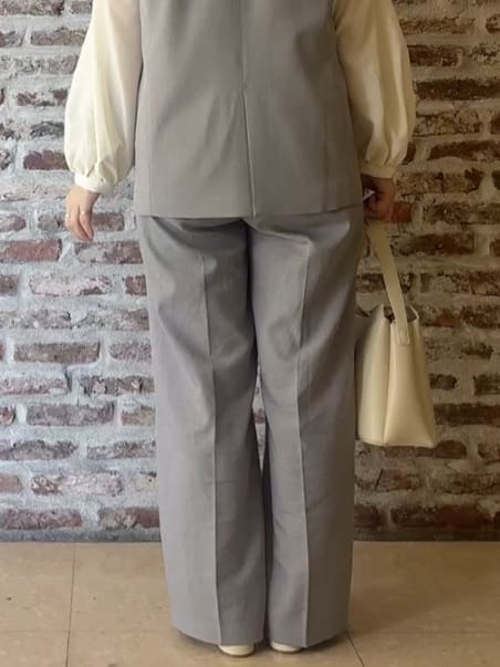 tokiさんの「THE SHOP TK｜【通勤にもカジュアルにも】CAVIAN ジレ/セットアップ可」を使ったコーディネート