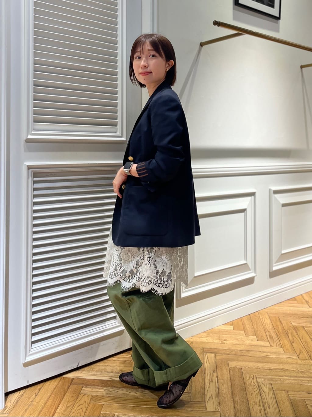 つじ まこさんの「DRESSTERIOR｜コンフォート ダブルブレザー」を使ったコーディネート