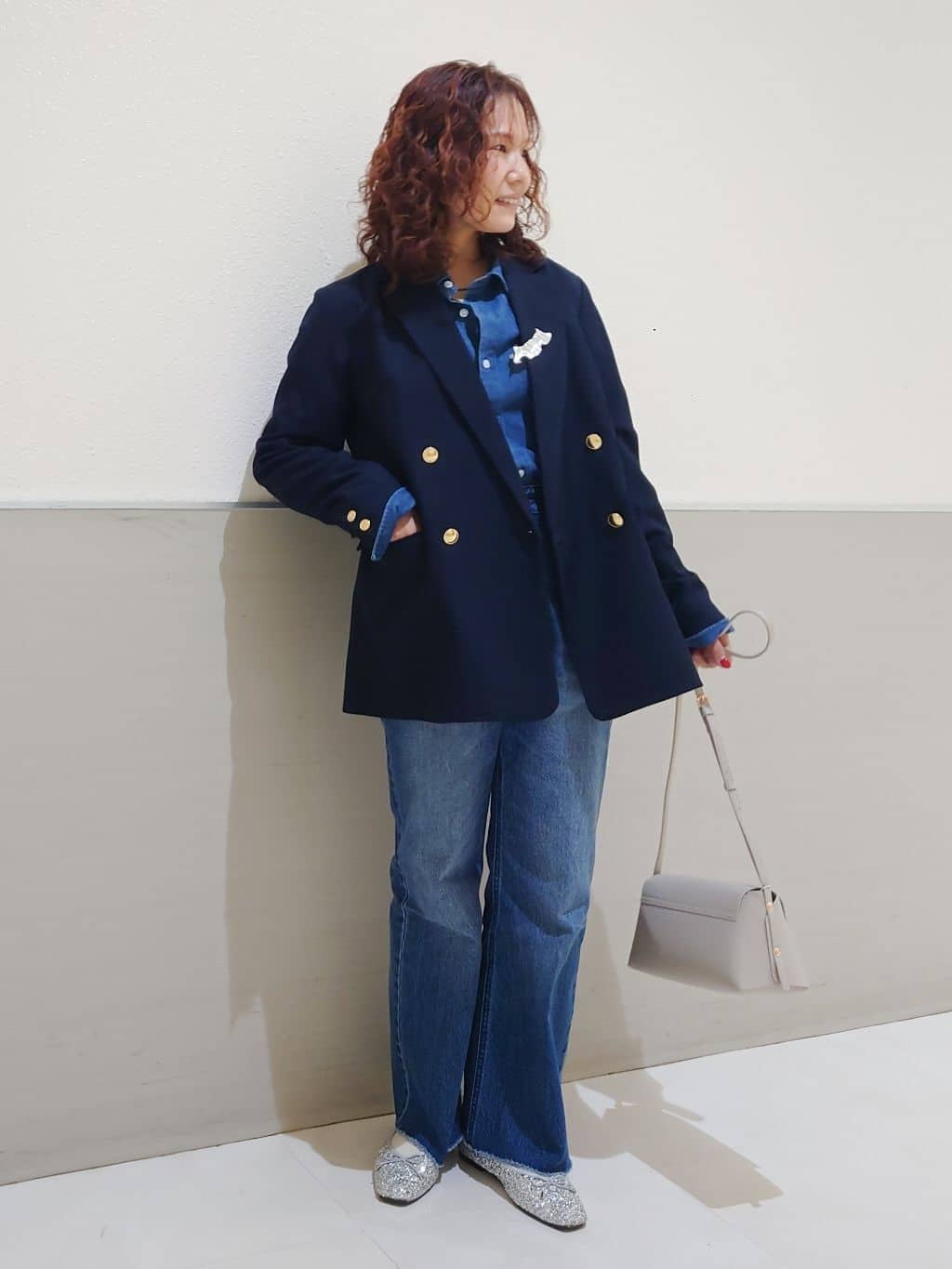 maruさんの「THE SHOP TK｜【通勤にもデイリーにも】CAVIAN 金ボタンダブルブレストジャケット」を使ったコーディネート