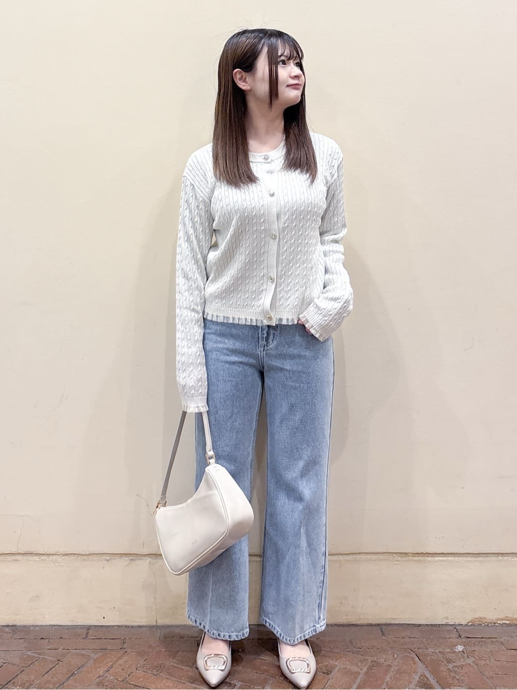 shiuさんの「OPAQUE.CLIP｜《丈が選べる》ストレートデニムパンツ【洗濯機洗い可】」を使ったコーディネート