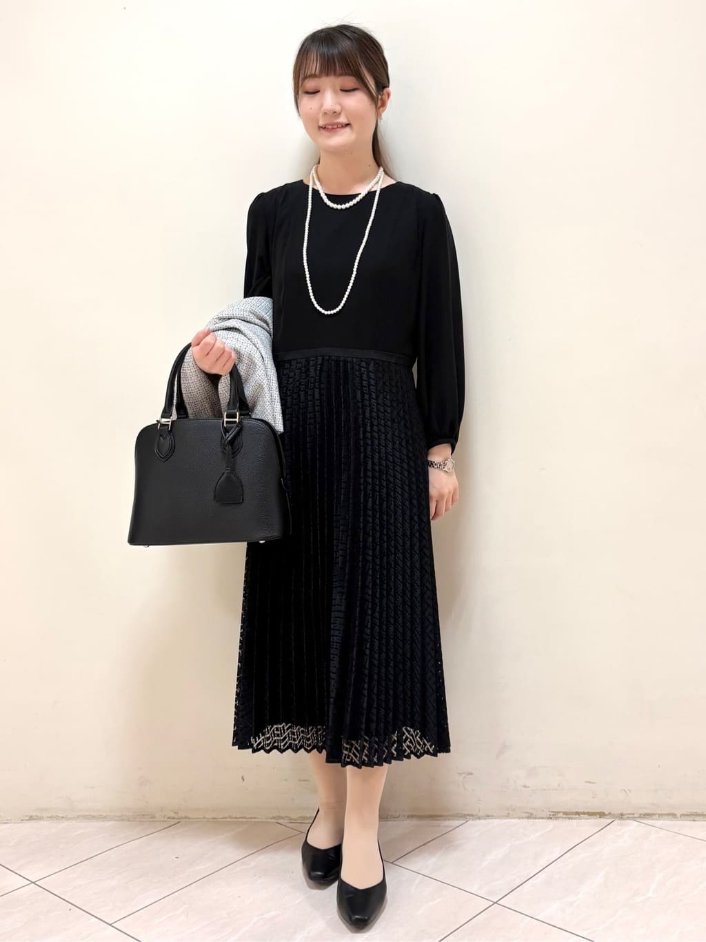 mikiさんの「Reflect｜【SS-4Lサイズ】シフォン&times;幾何柄レースプリーツワンピース」を使ったコーディネート