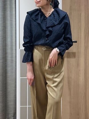 よっしーさんの「grove｜高評価！大人の華やぎチェックフリルブラウス」を使ったコーディネート