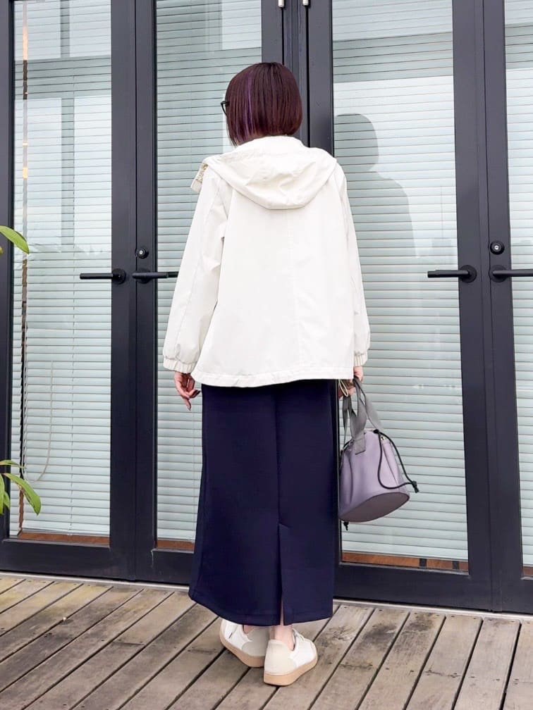 𝐜𝐡𝐢𝐤𝐚さんの「SHOO･LA･RUE｜【Lee別注／撥水】巾着ショルダーバッグ」を使ったコーディネート