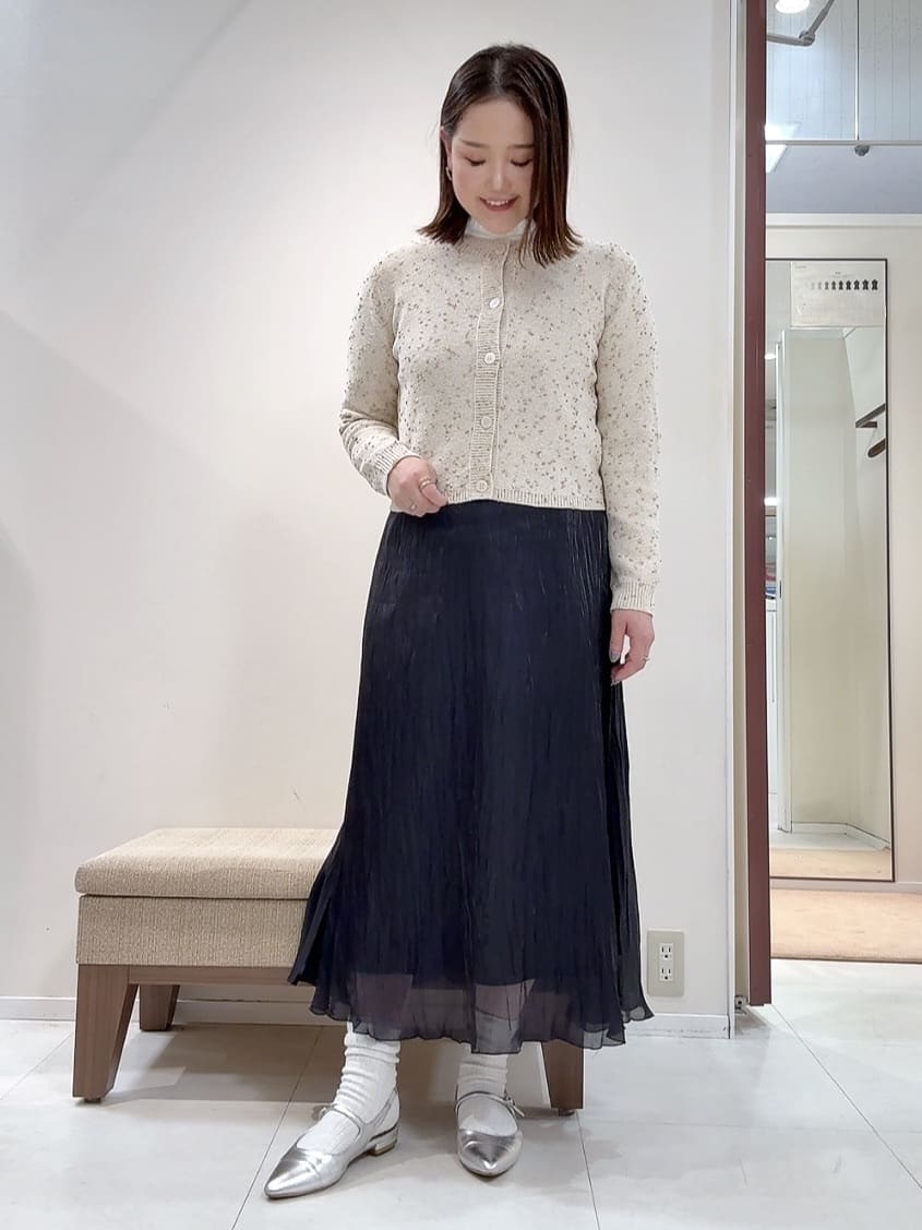 YUIさんの「UNTITLED｜◆【セレモニー/定番人気】ハイネックフリル ブラウス」を使ったコーディネート