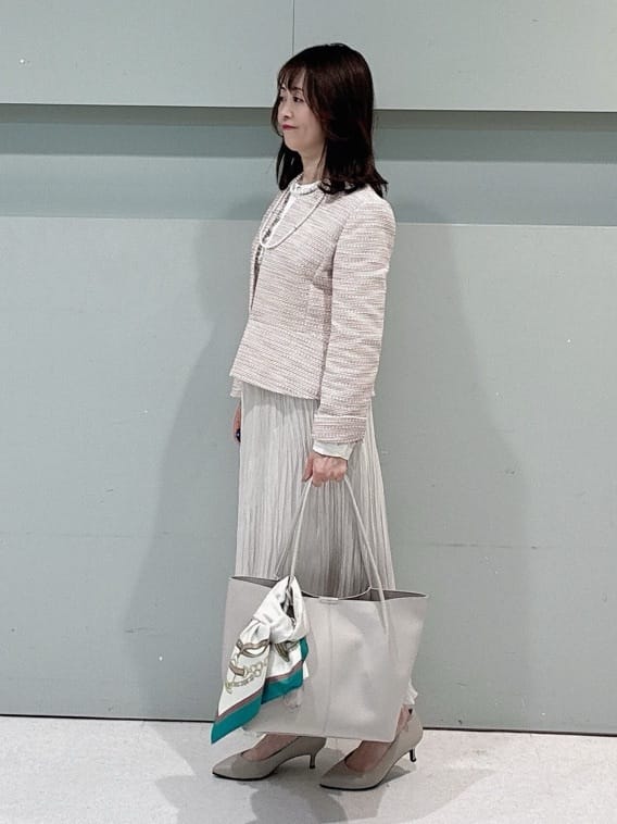 makiさんの「UNTITLED｜【きれいめ】ツイード ペプラムジャケット」を使ったコーディネート