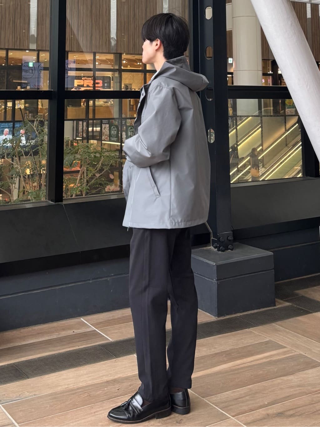 うらしーさんの「THE SHOP TK｜【季節の変わり目に最適】ナイロンマウンテンパーカ  防風/洗濯機OK」を使ったコーディネート