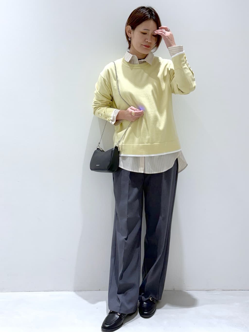 こじさんの「OPAQUE.CLIP｜金ボタン使いリラクシーニット【洗濯機OK】」を使ったコーディネート