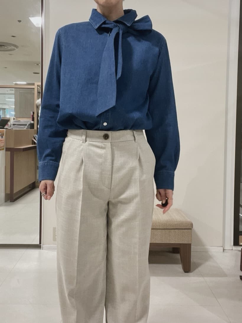 IWAMOさんの「UNTITLED｜【洗える/後ろウエストゴム】シャンブレーワイドパンツ」を使ったコーディネート