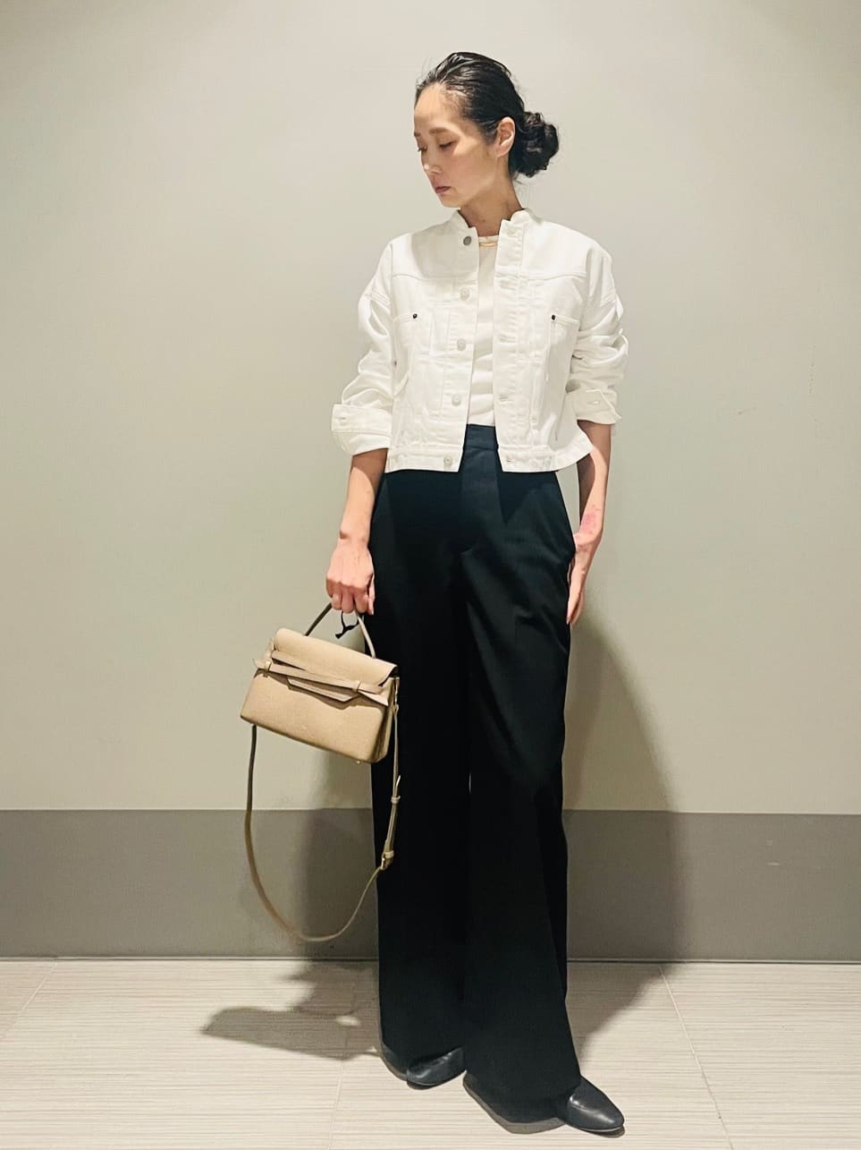 Annさんの「DRESSTERIOR｜【ウォッシャブル】バンドカラー ホワイトＧジャン」を使ったコーディネート