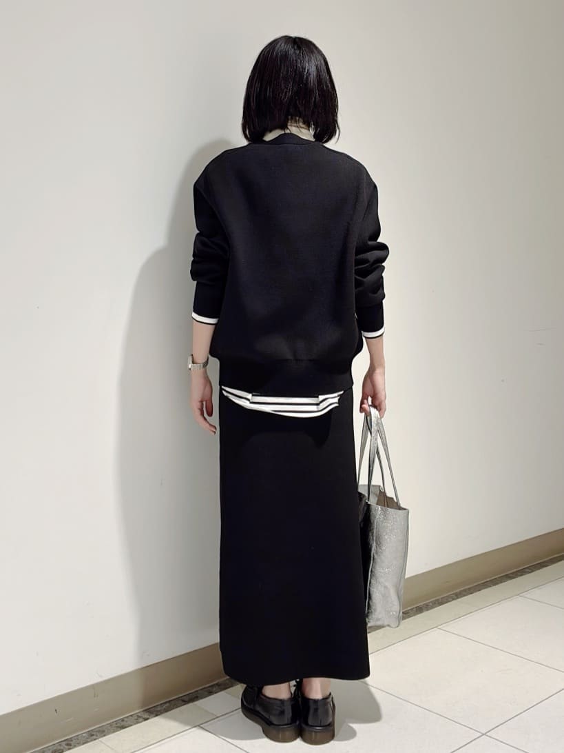 環さんの「UNTITLED｜【洗える/レイヤードTシャツ】ラウンドテールジャージプルオーバー」を使ったコーディネート