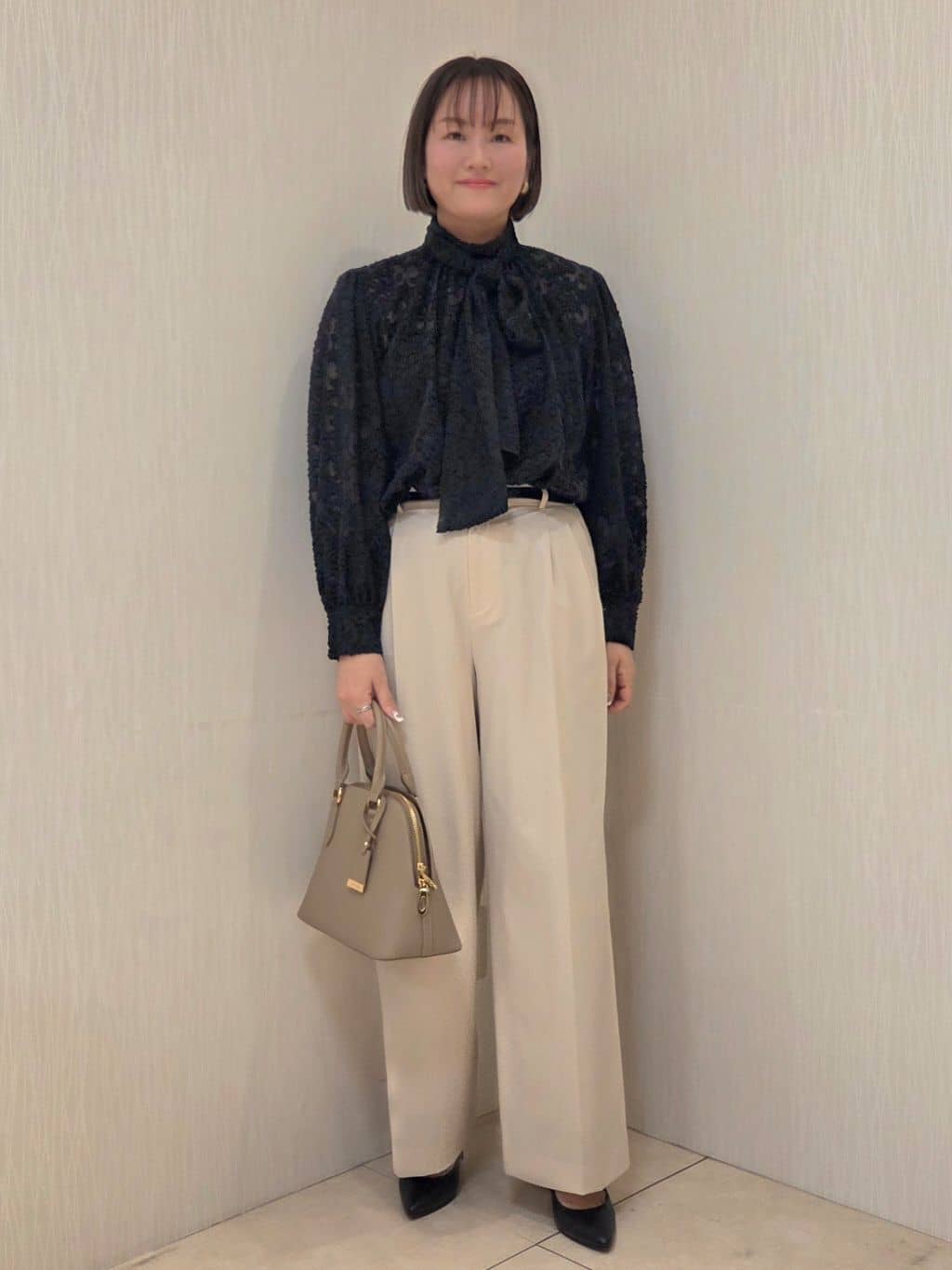 naokoさんの「UNTITLED｜【セレモニー/洗える/シアー】カットジャカード ボウタイブラウス」を使ったコーディネート