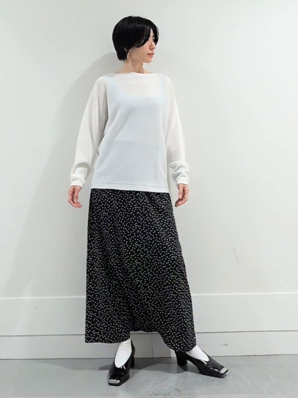 ミズタさんの「UNTITLED｜【古畑星夏さん着用/8色展開/程よい透け感】ドライタッチボートネックニット」を使ったコーディネート