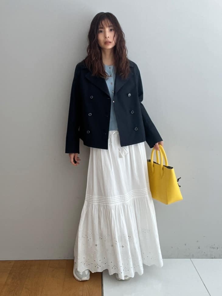 misaさんの「DRESSTERIOR｜【ウォッシャブル/撥水素材】Aラインショートトレンチジャケット」を使ったコーディネート