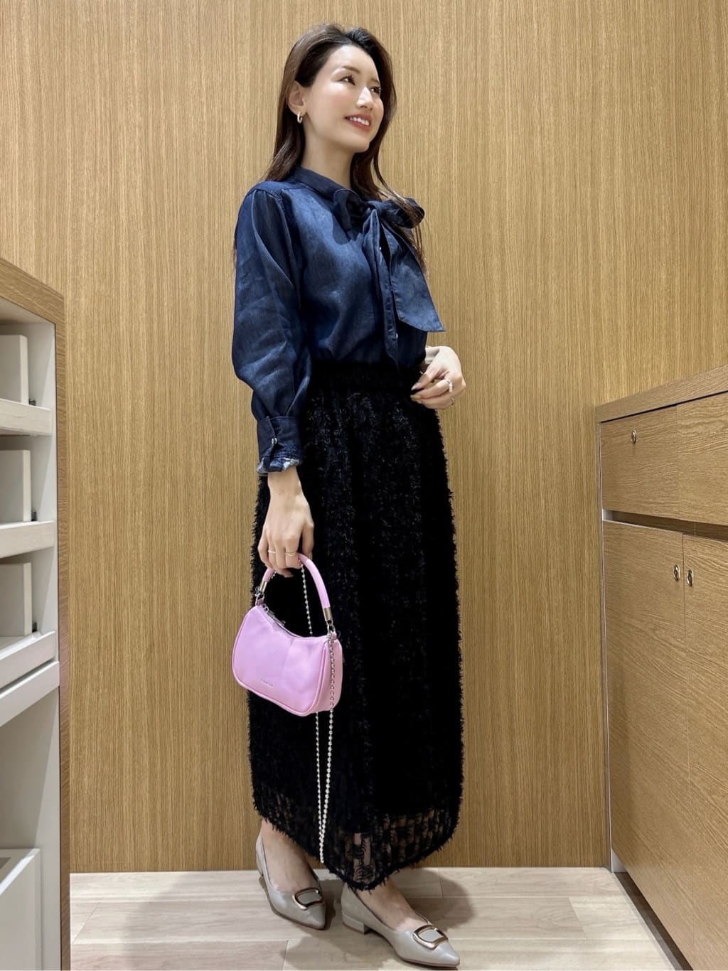 maiさんの「OPAQUE.CLIP｜セルロース混デニムボウタイブラウス【洗濯機OK】」を使ったコーディネート
