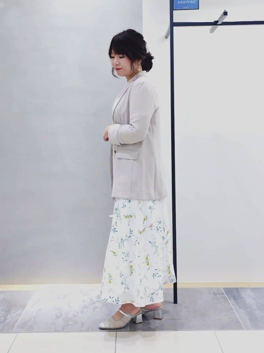 TOMOMIさんの「INDIVI｜【洗える／多機能／SETUP可】着る日傘ダブルジャケット」を使ったコーディネート