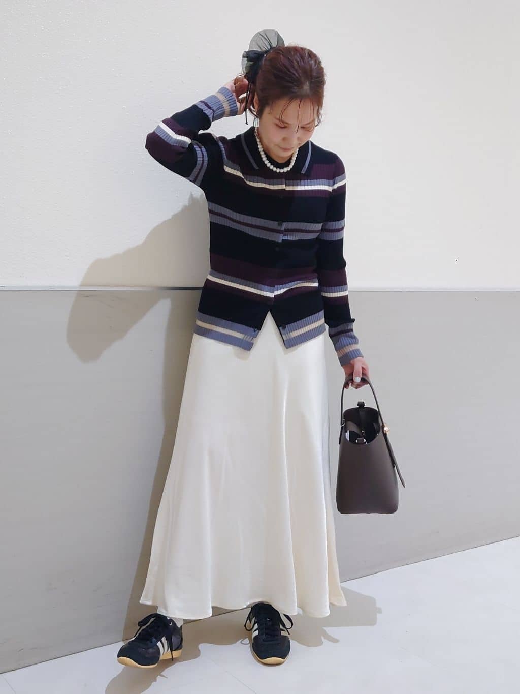 maruさんの「THE SHOP TK｜衿付マルチボーダーニット」を使ったコーディネート