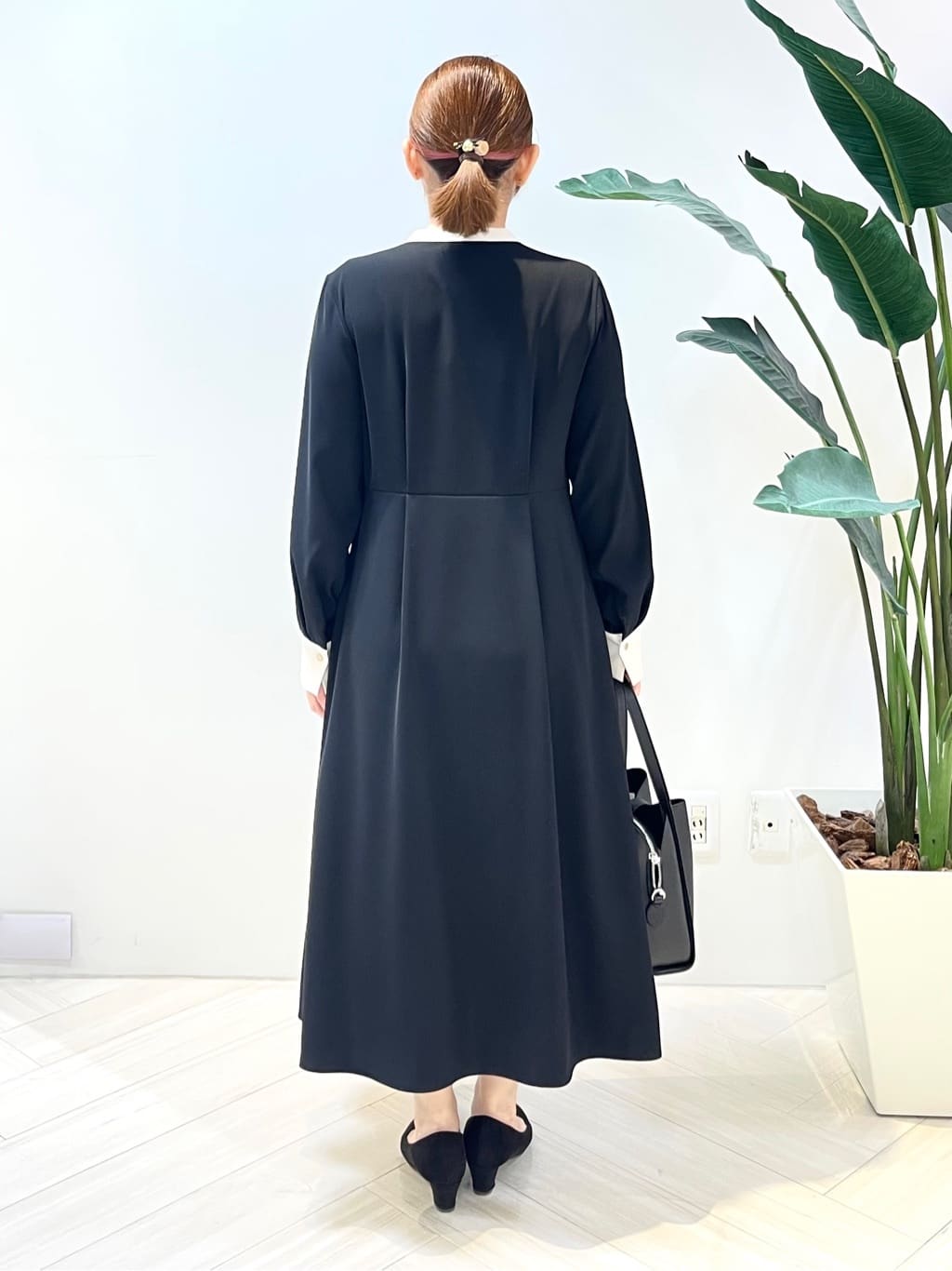 Tomoさんの「UNTITLED｜【合皮／ミドルサイズ】春カラーフォルムバッグ」を使ったコーディネート