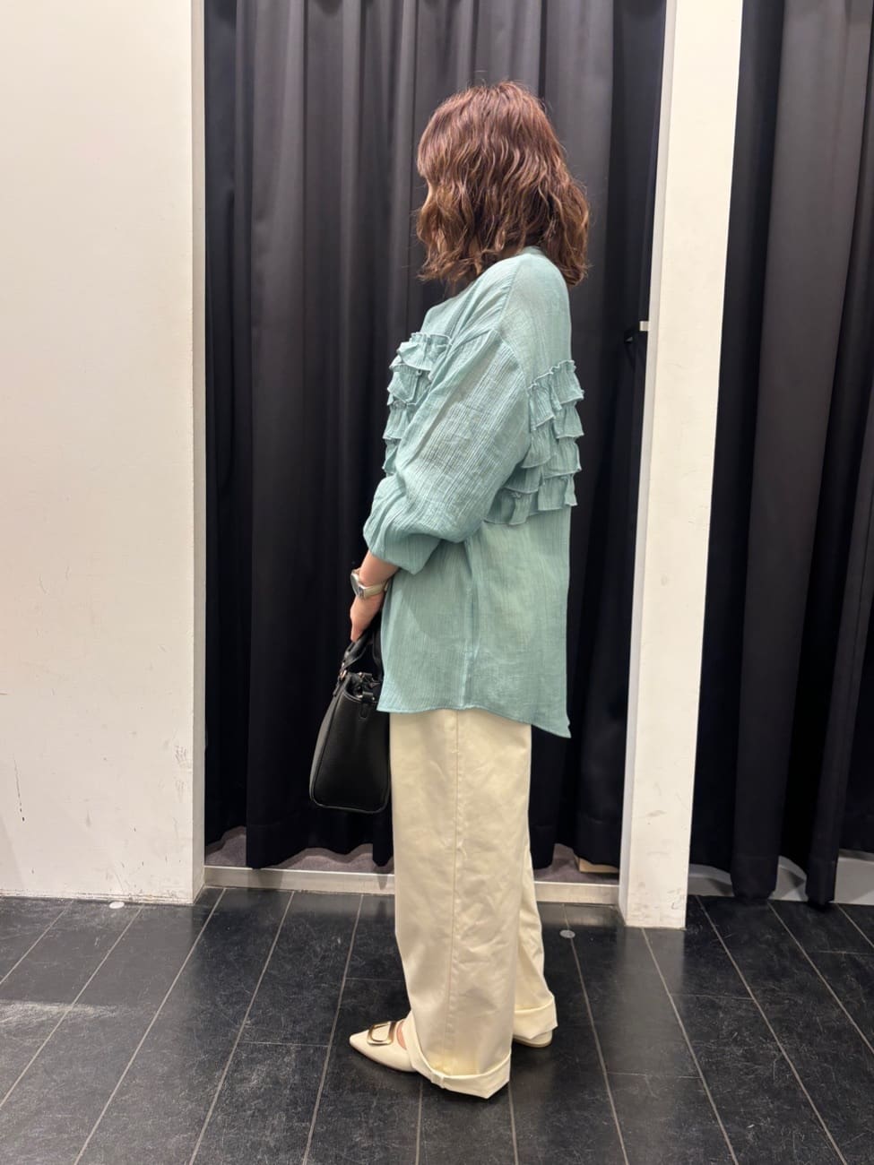 mameさんの「THE SHOP TK｜ティアードフリル楊柳シャツ」を使ったコーディネート