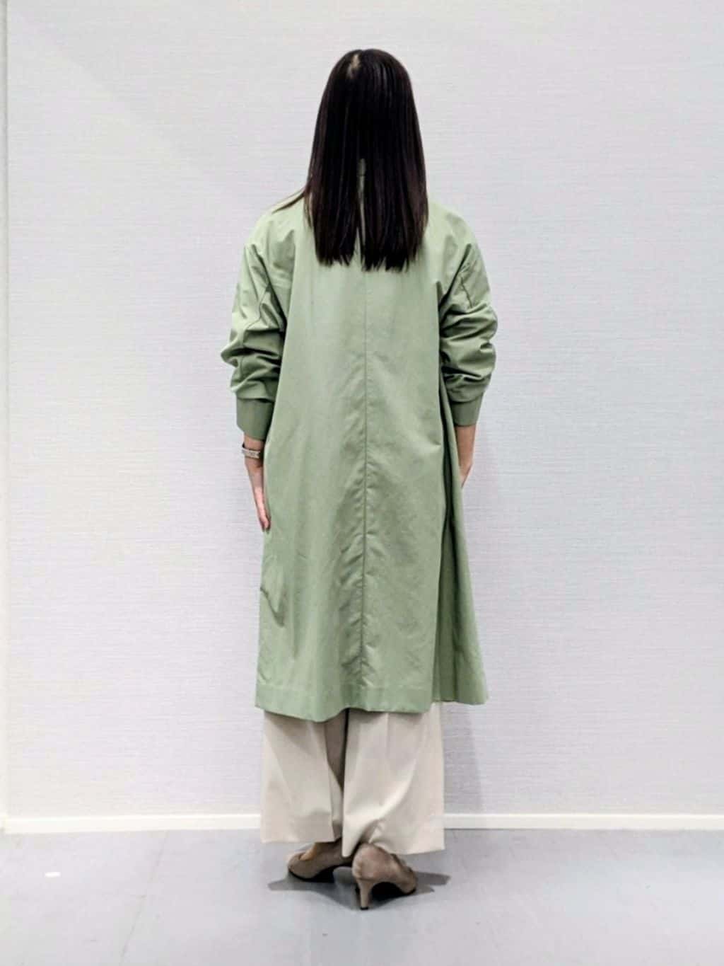 makkyさんの「UNTITLED｜【撥水／軽量】ミニマル スタンドカラーコート」を使ったコーディネート