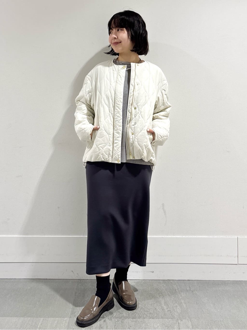 モエカさんの「UNTITLED｜【8色展開/体型カバー】魅せるタイムレスニット」を使ったコーディネート