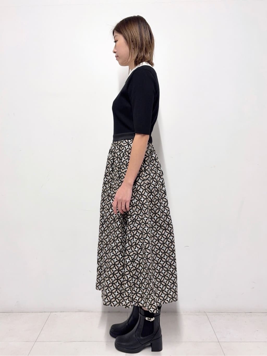 Nishijimaさんの「DRESSTERIOR｜◆【ウォッシャブル】オーバーラップバイカラーニットコンビワンピース」を使ったコーディネート
