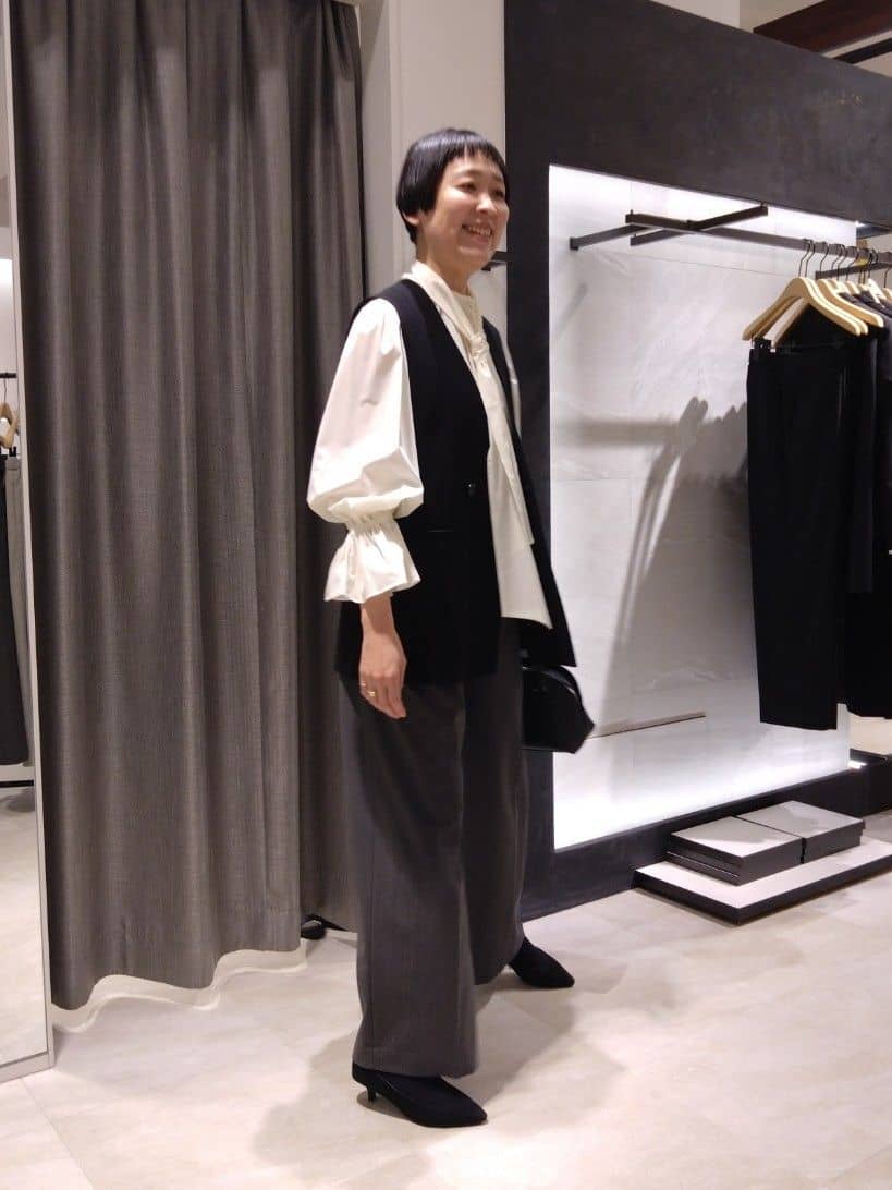 まちこさんの「UNTITLED｜◆【セレモニー/華やか】2WAYボウタイブラウス」を使ったコーディネート
