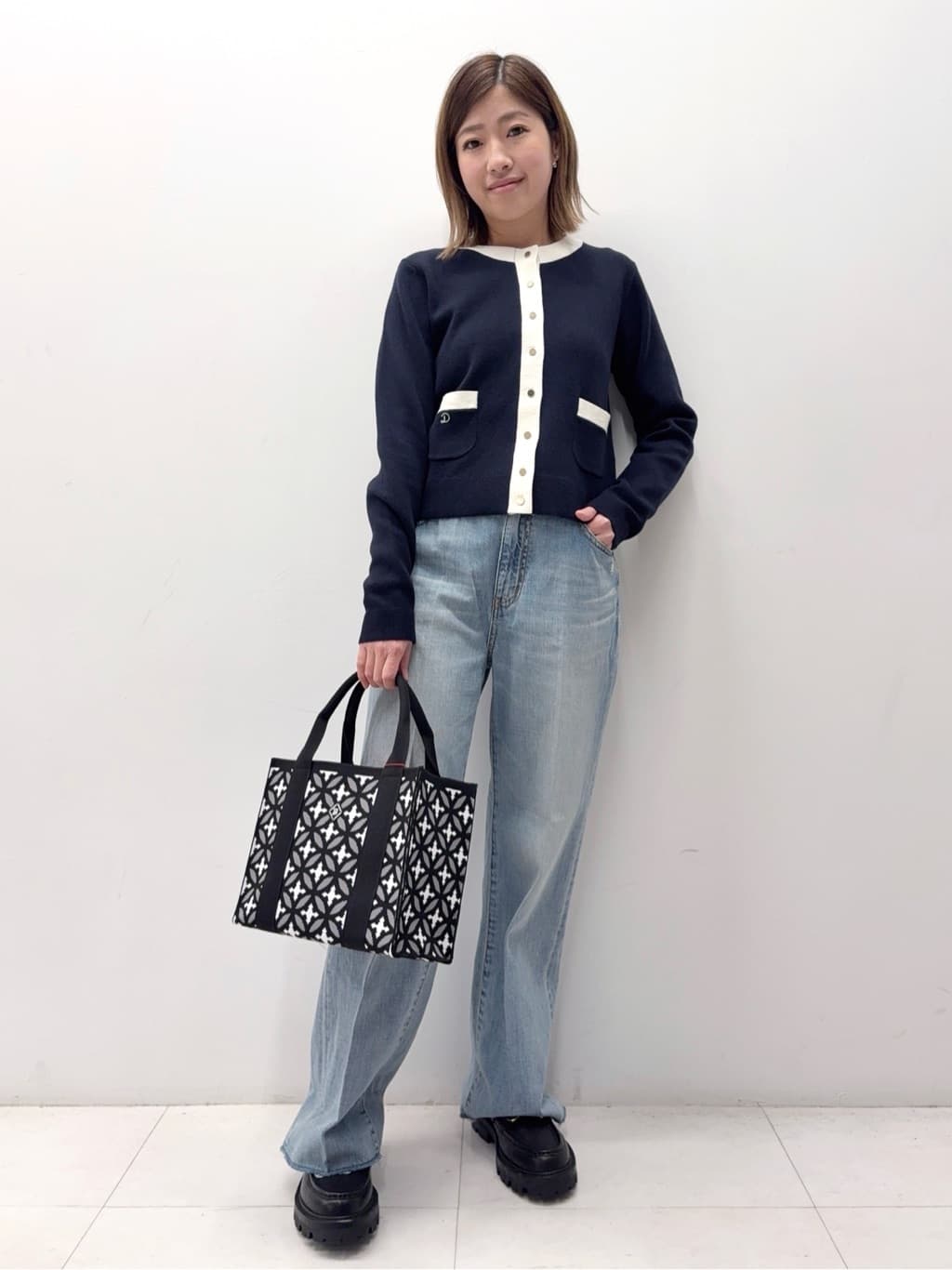 Nishijimaさんの「DRESSTERIOR｜◆ウォッシャブル コットンカシミヤ コンビカーデ」を使ったコーディネート