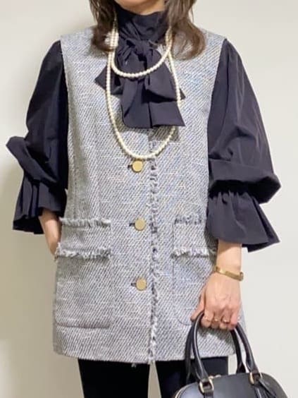 tomoさんの「UNTITLED｜【オンオフ使える】スラブツイード ジレ」を使ったコーディネート
