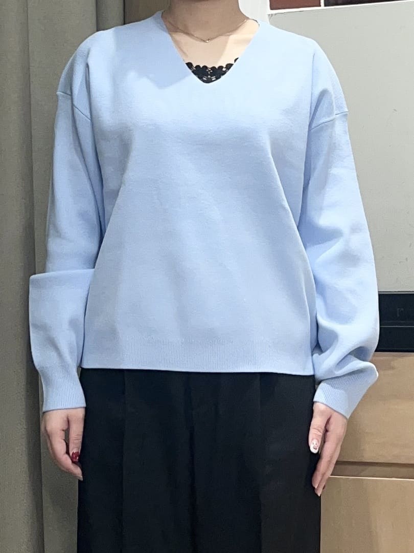 かのさんの「THE SHOP TK｜【S-XLサイズ/上品見えが叶う】Vネックニット/洗濯機OK」を使ったコーディネート