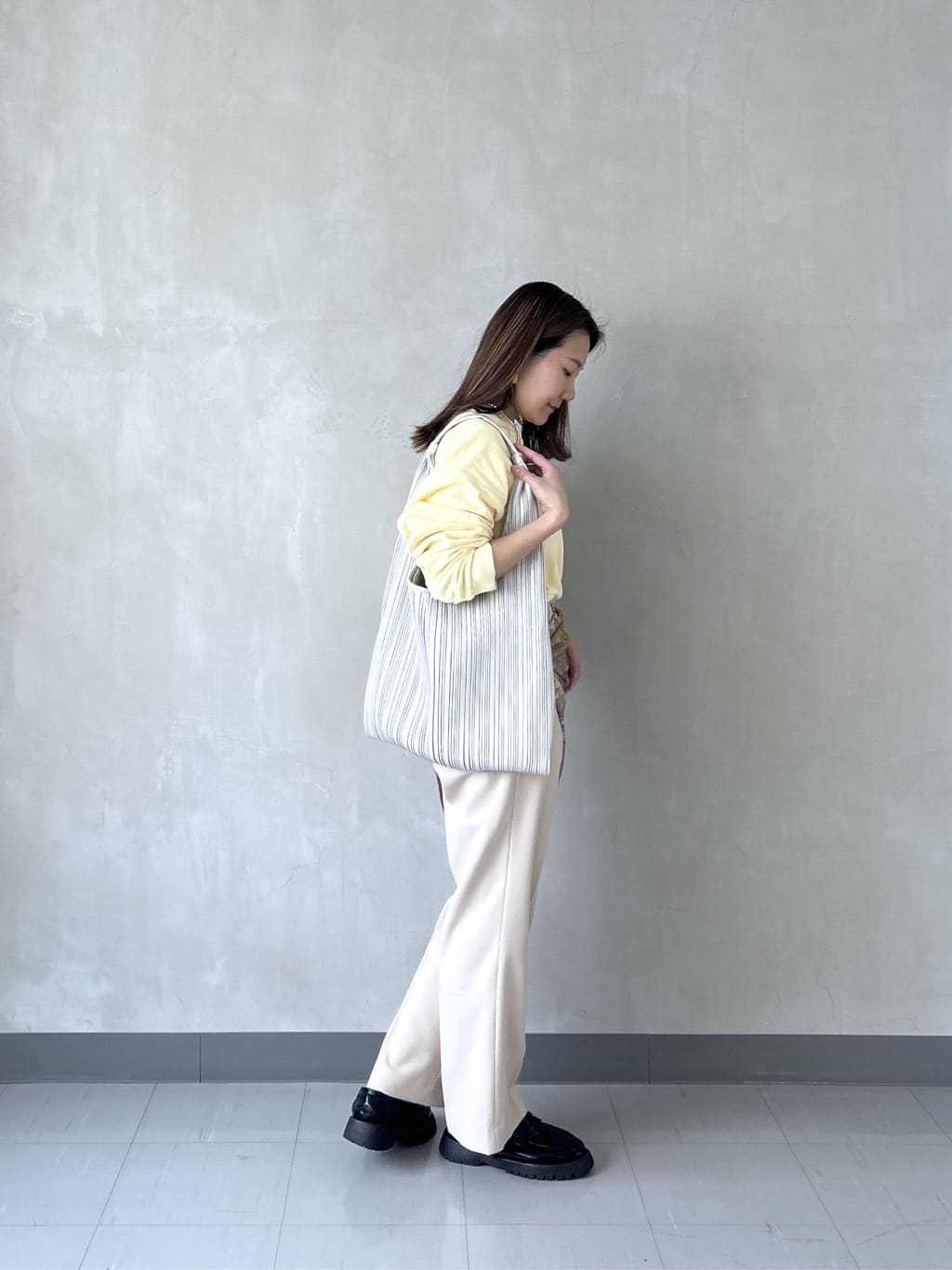 takaさんの「INDIVI｜Timeless｜ストレートフレアパンツ」を使ったコーディネート