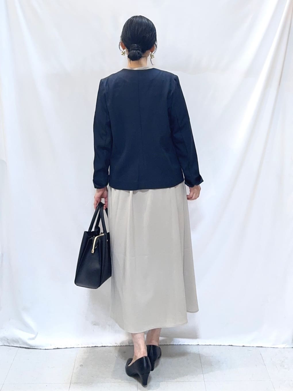 𝐇𝐢𝐫𝐨𝐦𝐢さんの「SHOO･LA･RUE｜【洗濯機可/UV/SS-3L】すっきり好印象 ノーカラージャケット」を使ったコーディネート