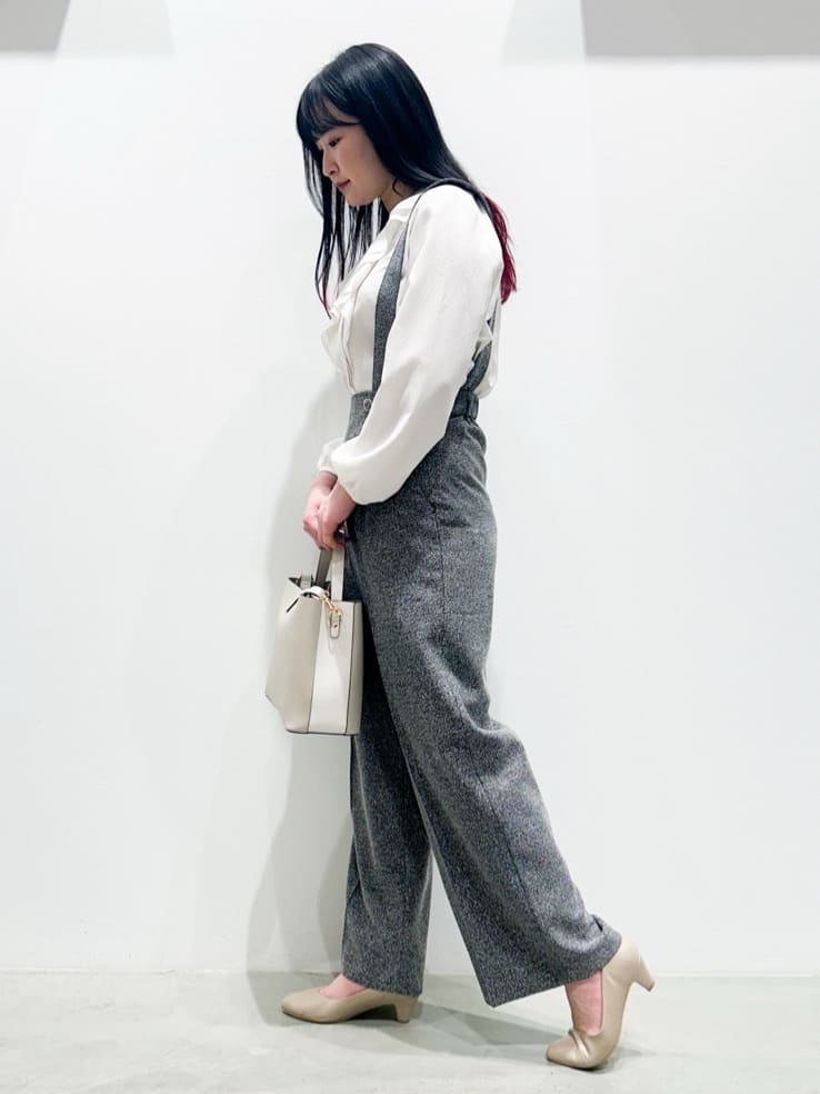 seinaさんの「grove｜【手洗いOK】フロントラッフルフリルブラウス」を使ったコーディネート