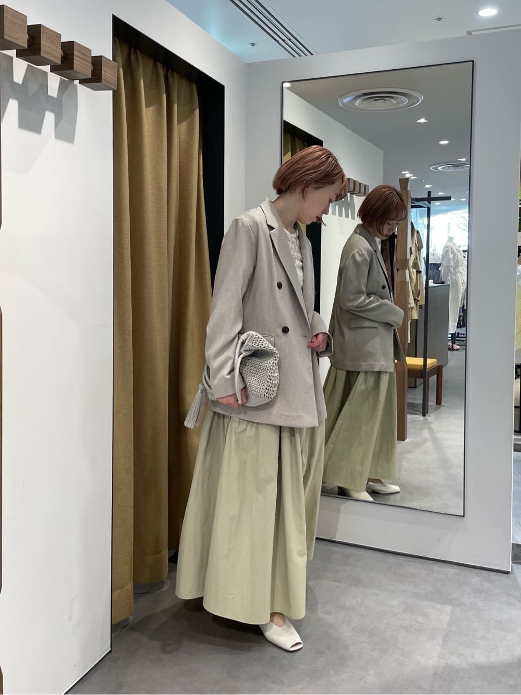 mikuさんの「INDIVI｜ダブルブレストオーバージャケット」を使ったコーディネート