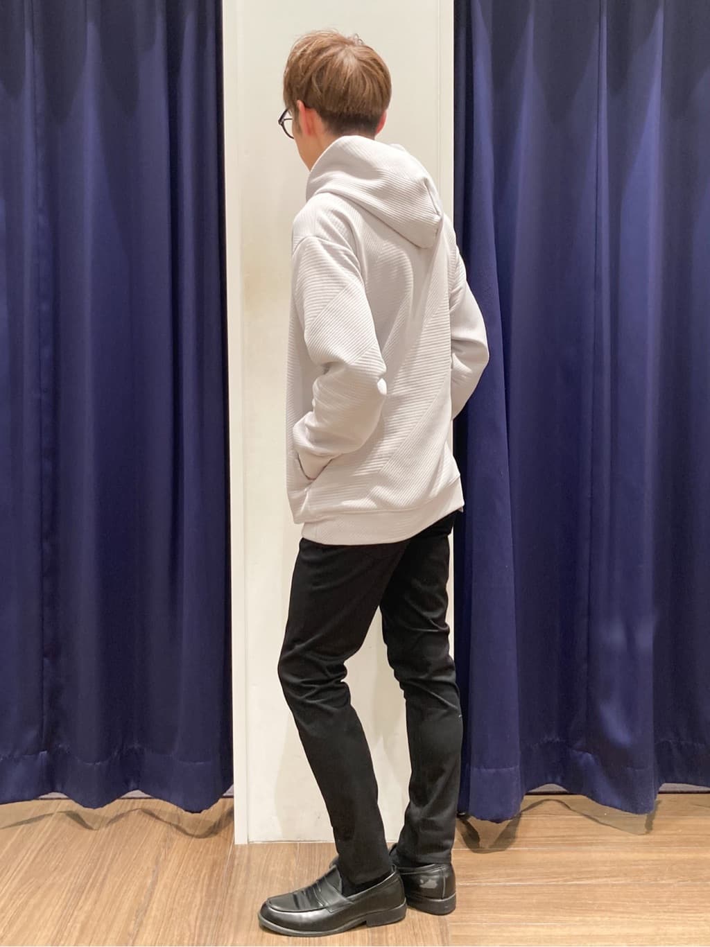 つーじーさんの「THE SHOP TK｜【さりげない表情が、品よく映える。】ふくれジャカードパーカ」を使ったコーディネート