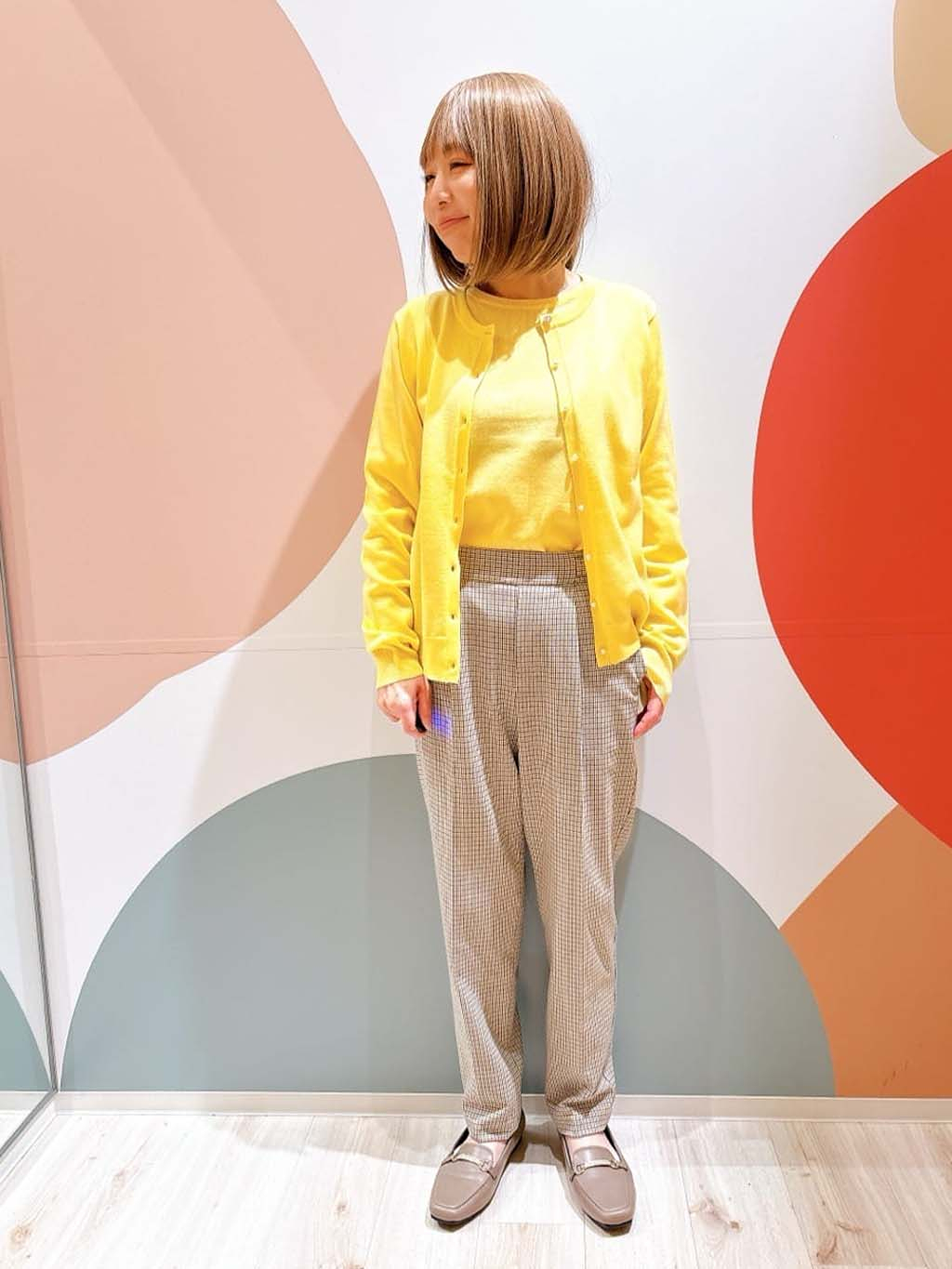 長男さんの「SHOO･LA･RUE｜【洗濯機可/S-LL/アンサンブル可】結局、シンプル クルーネックニット」を使ったコーディネート