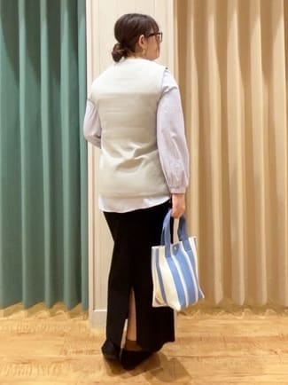 タガさんの「SHOO･LA･RUE｜【洗濯機可/セットアップ可/毛玉になりにくい】心地よく穿ける ニットナロースカート」を使ったコーディネート