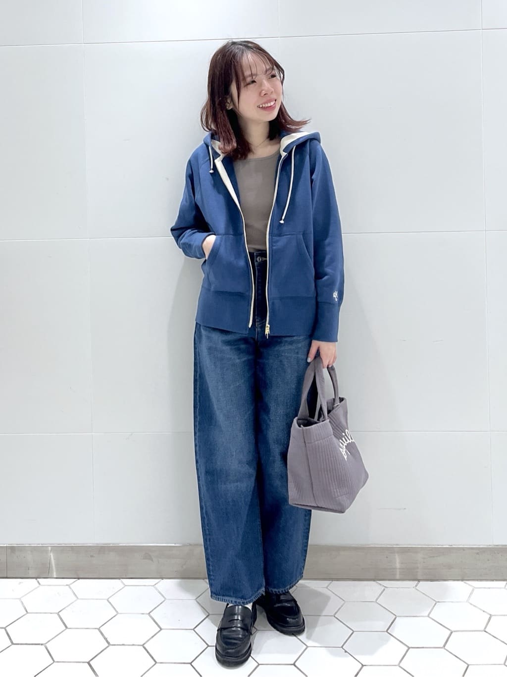 Makinoさんの「Dessin｜シャンブレースプリングコート」を使ったコーディネート