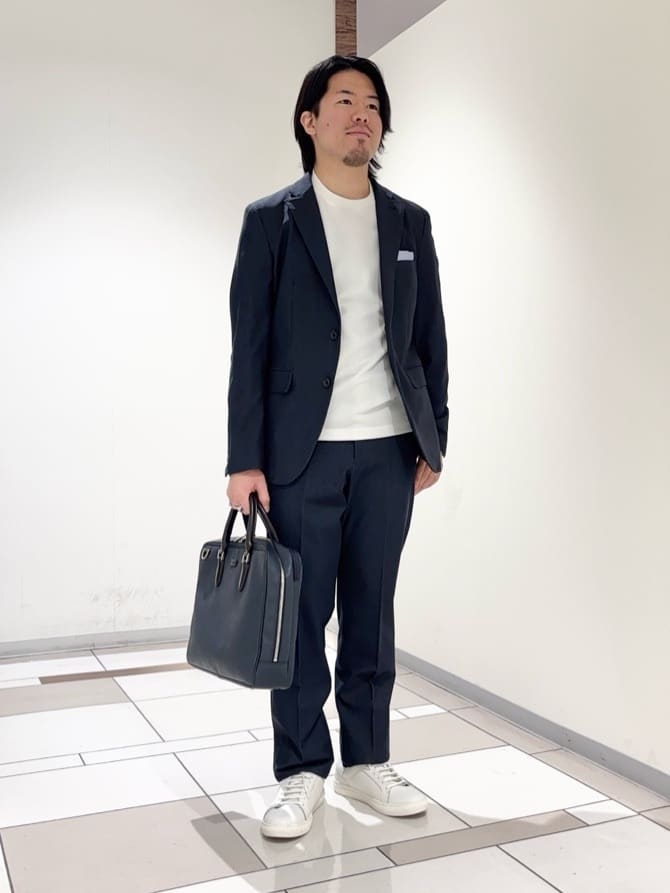 及川さんの「TAKEO KIKUCHI｜【尾州ファブリック】ジャカードカットソー」を使ったコーディネート