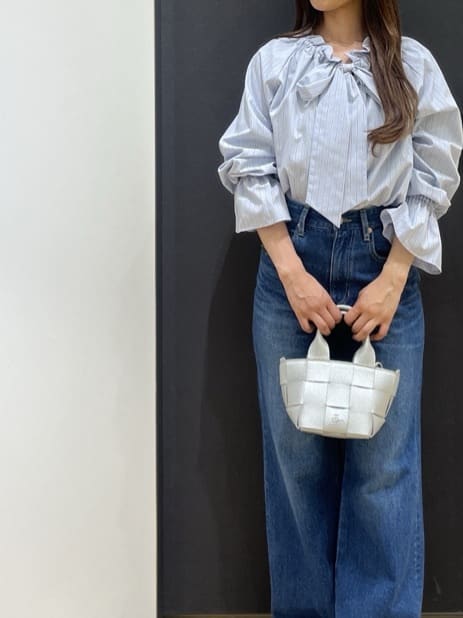 Minaさんの「Dessin｜【洗える】フリルボウタイストライプブラウス」を使ったコーディネート